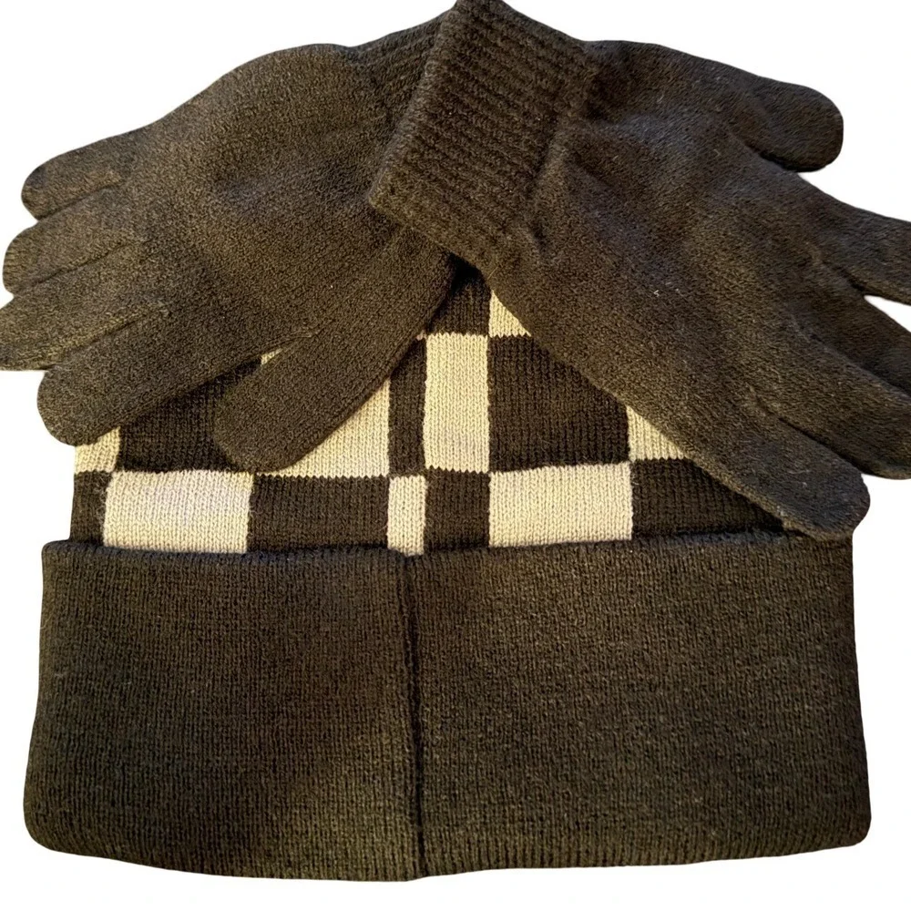 NWT Kids Batman Beanie and Gloves Set Black White Checkered Bat Symbol